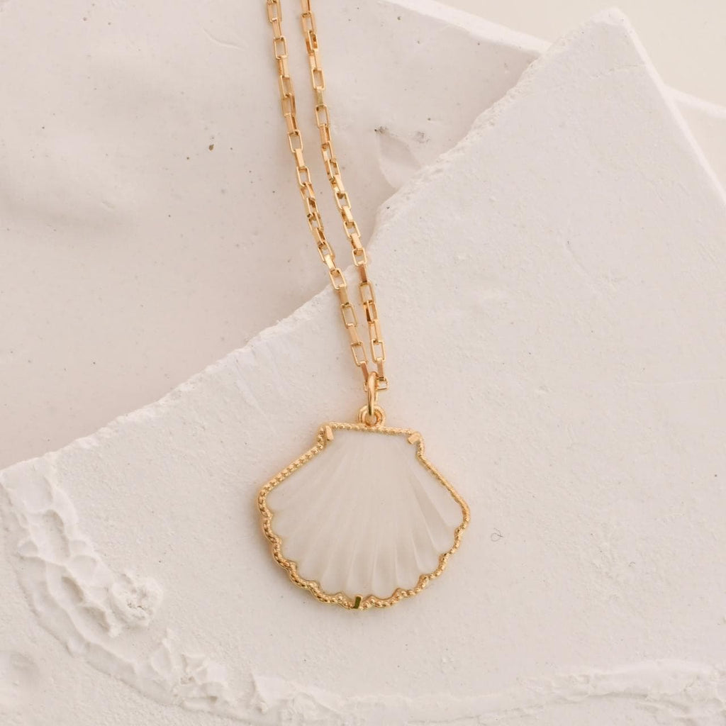 Shell Pendant Necklace
