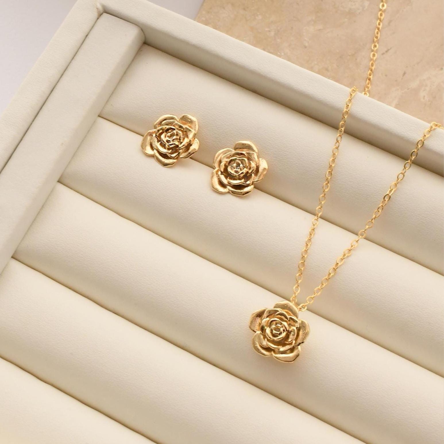 Dainty Rose Pendant Necklace