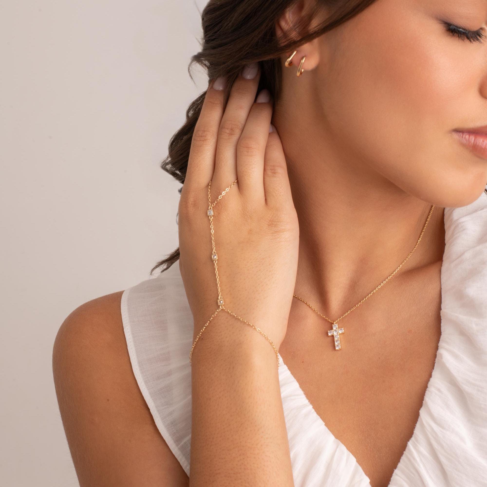 Crystal Zirconia Hand Chain