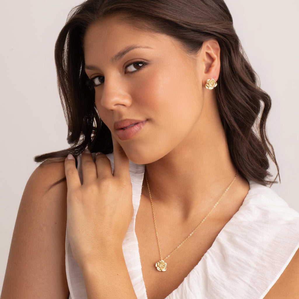 Dainty Rose Pendant Necklace